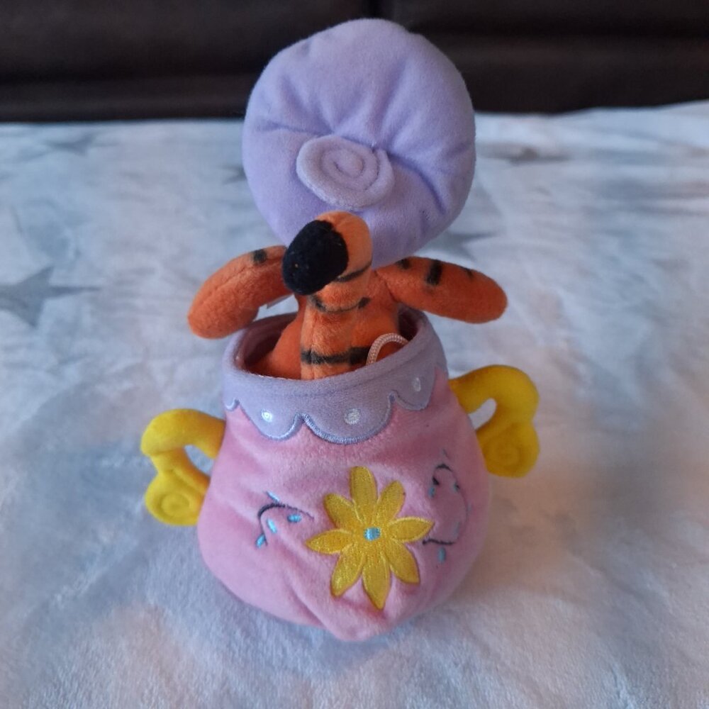 Disney Winnie The Pooh Sugar Bowl With Surprise Tigger Plush‎ Easter Spring - Picture 6 of 12